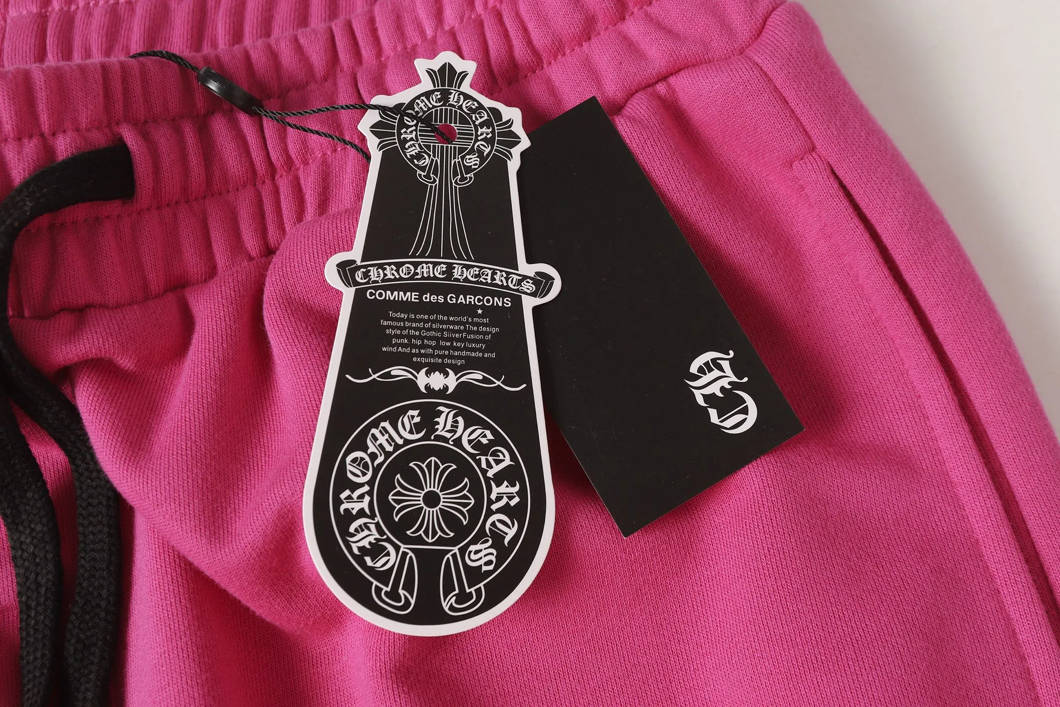 P270 #W5010 cross-border model, please do not place an order if you pursue quality - Chrome Hearts/Chrome Hearts Sanskrit Graffiti✍️Printed trousers, casual pants and sweatpants -High weight, high density and high quality. The wool is soft, delicate and skin-friendly. It feels soft and silky. It has excellent warmth and skin-friendly properties. -Customized weaving and dyeing, no color difference. No matter the fabric or workmanship details, it beats the ordinary version on the market. -Colour: rose red -Size: S M L XL